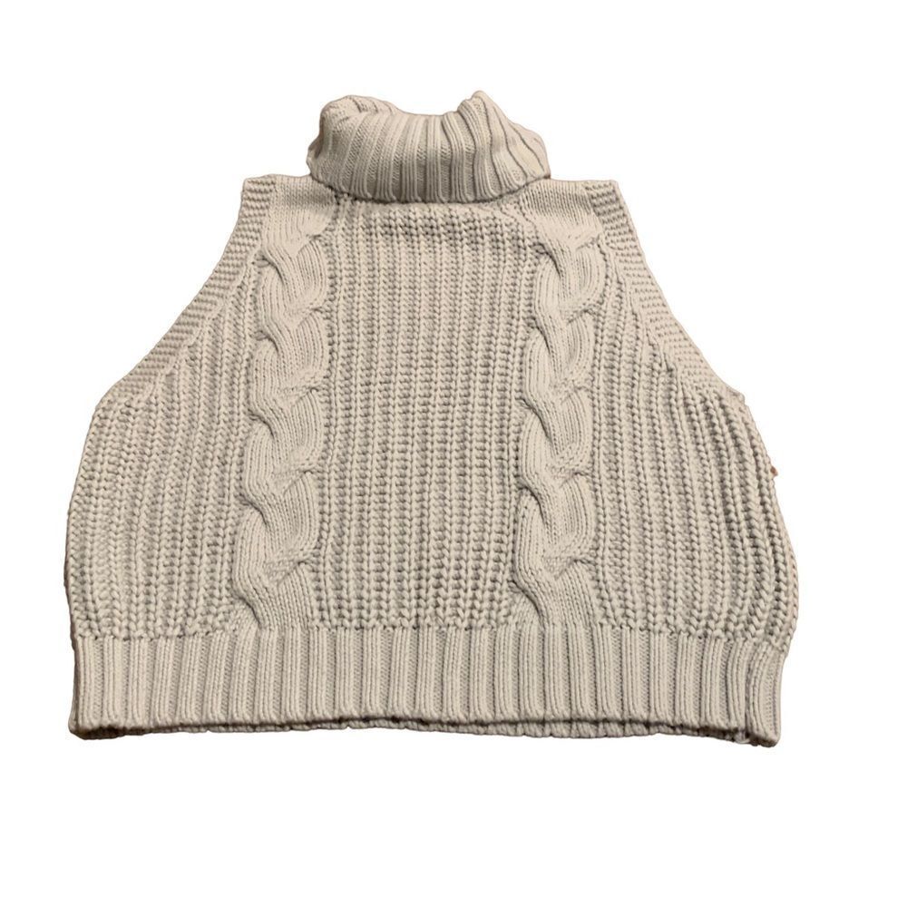 Kendall & Kylie Women’s Cableknit Sleeveless Turtleneck Sweater Small